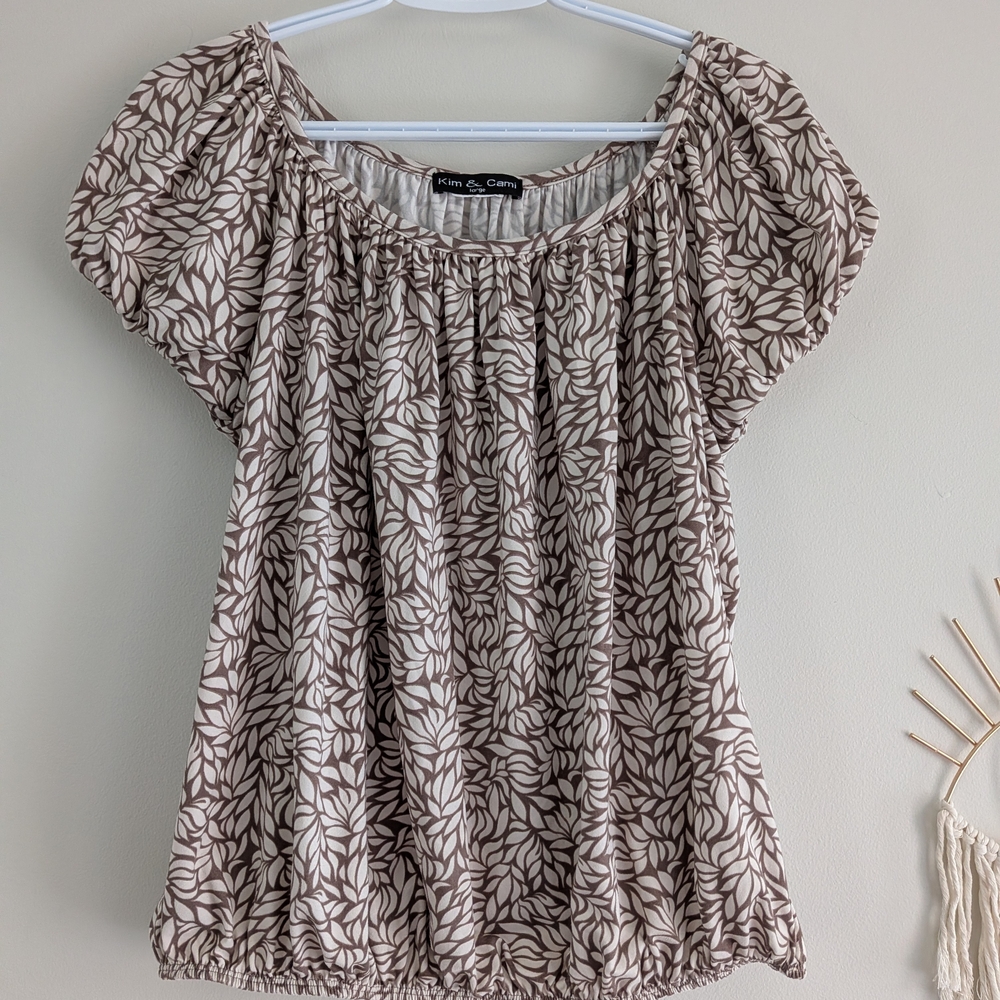 Kim & Cami Brown Leaf Print Women's Top